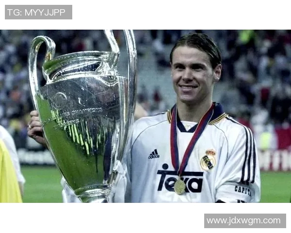 百年荣耀与激情100号球衣足球明星的传奇故事与辉煌时刻